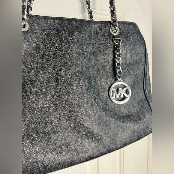 Michael Kors shoulder bag - Picture 1 of 8